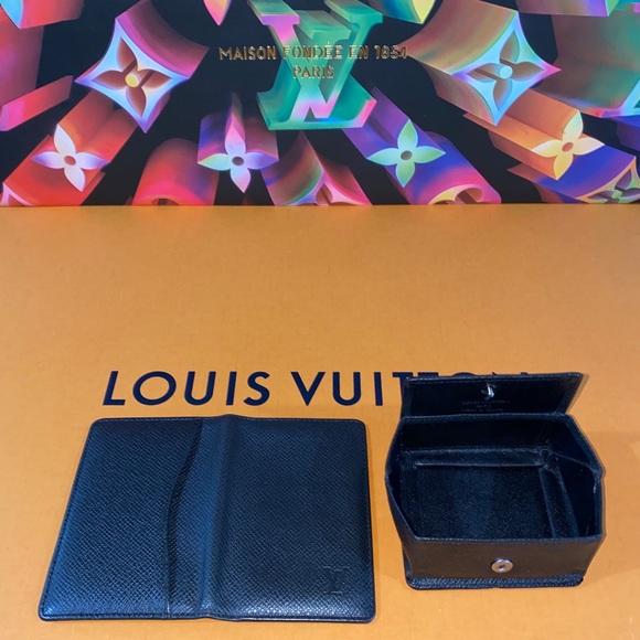 🛑SOLD🛑♠️♣️🖤Authentic Louis Vuitton Taiga Bundle Cases - Picture 3 of 14